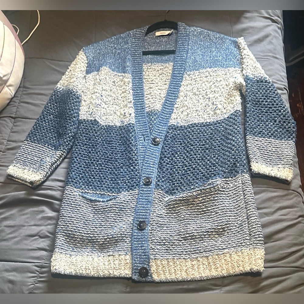 Closed cardigan